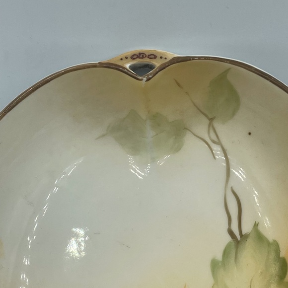 Vintage Nippon Porcelaine Hand Painted Triple  Handle  Candy/nut dish - Picture 5 of 7